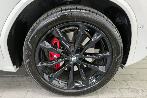 2025 BMW X4 с пробегом 9 698 км