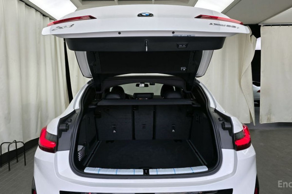 2025 BMW X4 с пробегом 9 698 км