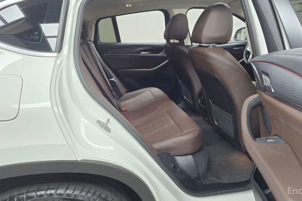 2024 BMW X4 с пробегом 11 484 км