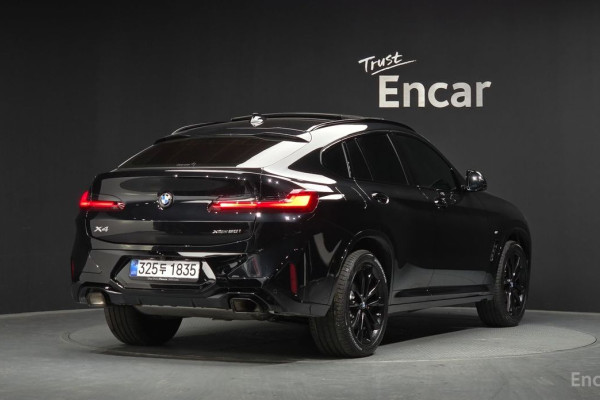 2025 BMW X4 с пробегом 8 040 км