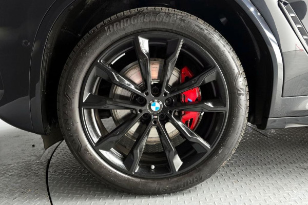 2025 BMW X4 с пробегом 8 040 км