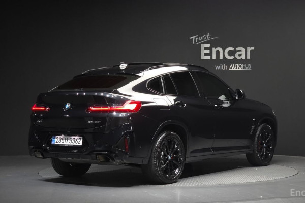 2025 BMW X4 с пробегом 8 106 км