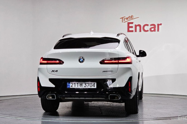 2024 BMW X4 с пробегом 11 220 км