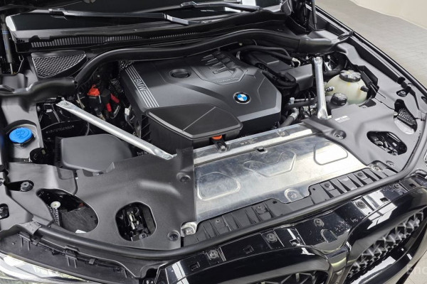 2025 BMW X4 с пробегом 8 106 км