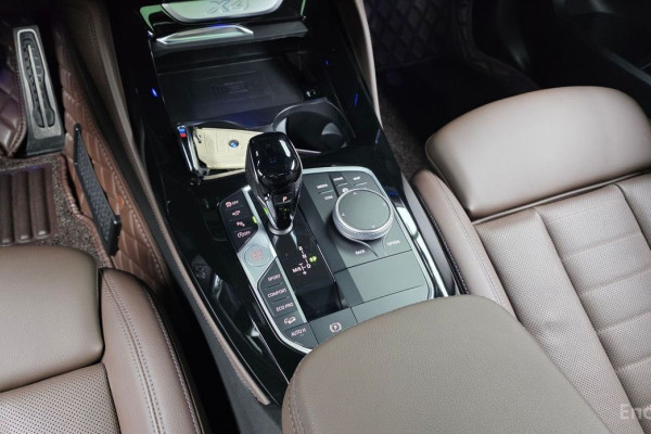 2025 BMW X4 с пробегом 8 106 км