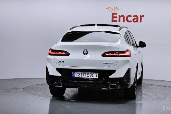 2024 BMW X4 с пробегом 23 098 км