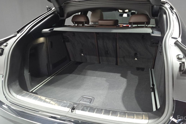 2025 BMW X4 с пробегом 8 040 км