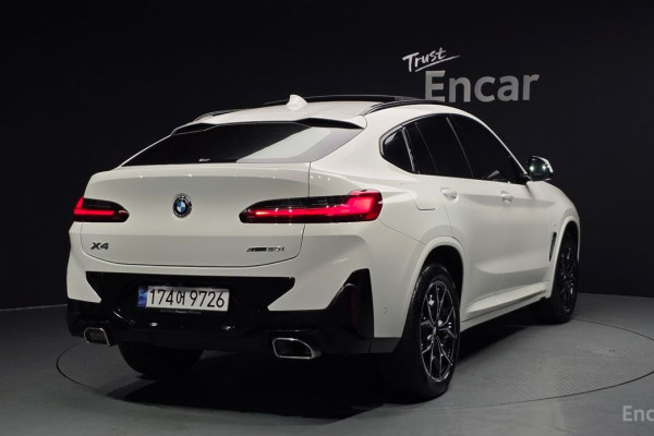 2024 BMW X4 с пробегом 9 420 км