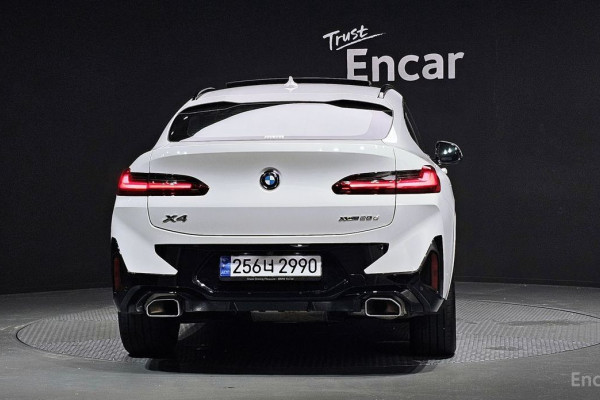 2023 BMW X4 с пробегом 40 272 км
