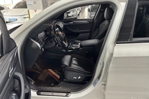 2023 BMW X4 с пробегом 42 046 км