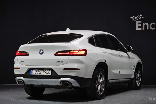 2023 BMW X4 с пробегом 31 726 км