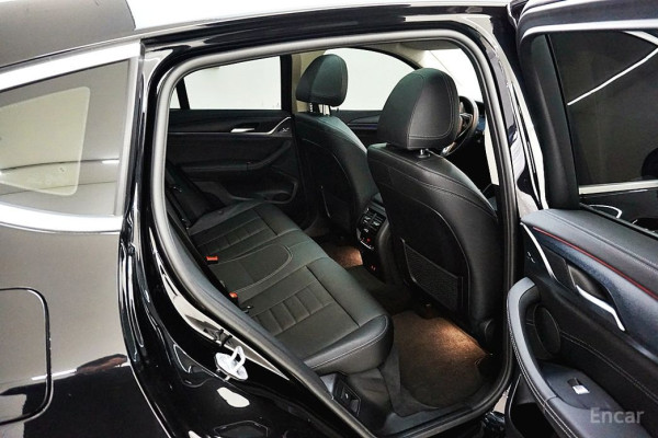 2024 BMW X4 с пробегом 23 002 км