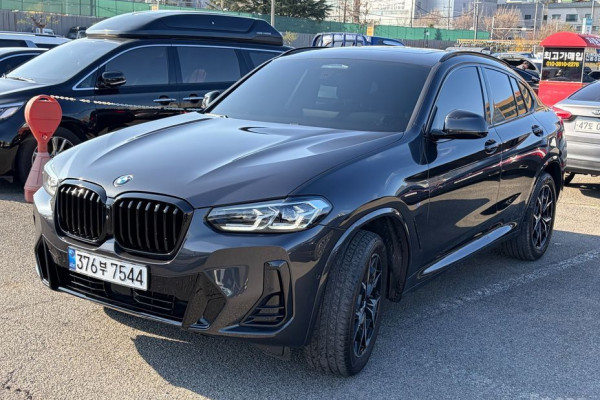 2024 BMW X4 с пробегом 7 320 км