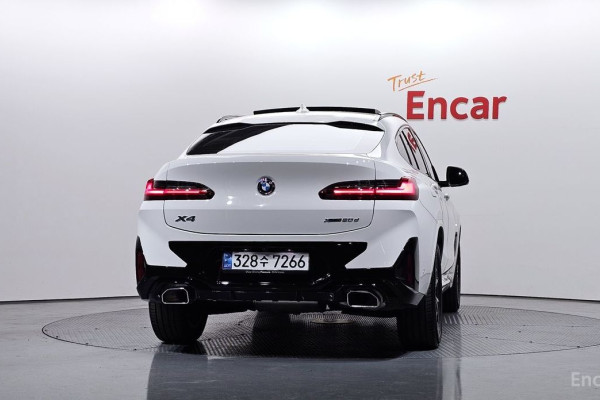 2024 BMW X4 с пробегом 25 806 км