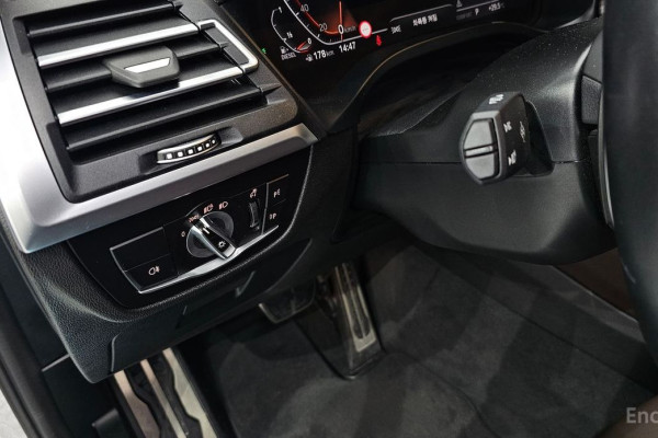 2023 BMW X4 с пробегом 40 272 км