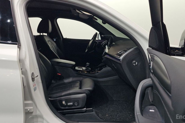 2023 BMW X4 с пробегом 15 917 км