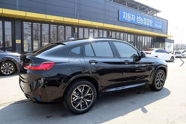 2024 BMW X4 с пробегом 24 253 км