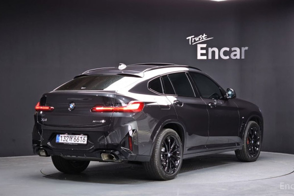 2025 BMW X4 с пробегом 4 317 км