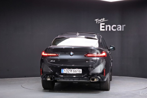 2025 BMW X4 с пробегом 4 317 км