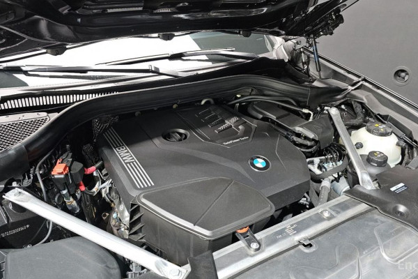 2025 BMW X4 с пробегом 4 317 км