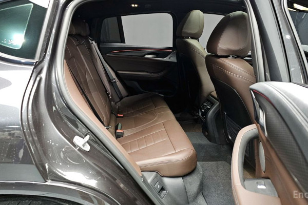 2025 BMW X4 с пробегом 4 317 км