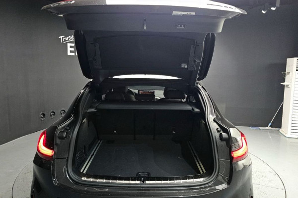 2025 BMW X4 с пробегом 4 317 км