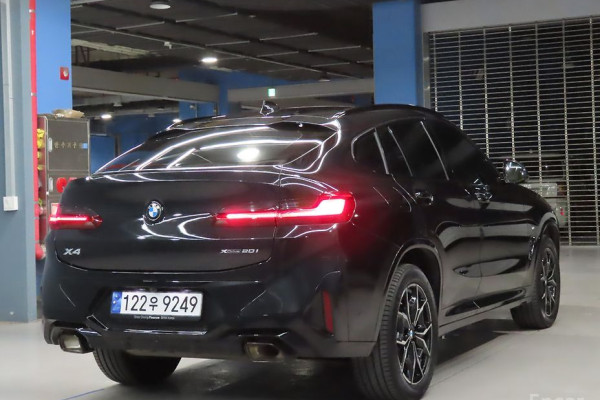 2023 BMW X4 с пробегом 16 800 км