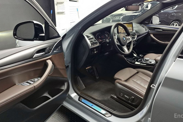 2025 BMW X4 с пробегом 12 542 км