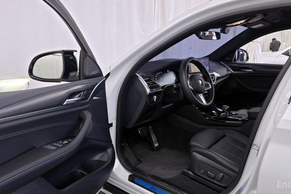 2025 BMW X4 с пробегом 4 956 км