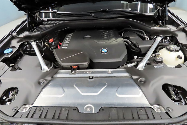 2023 BMW X4 с пробегом 16 800 км