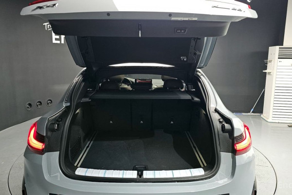 2025 BMW X4 с пробегом 12 542 км