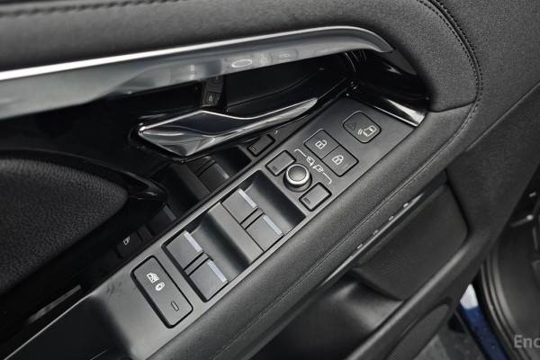 2022 Land Rover Range Rover Evoque с пробегом 32 375 км