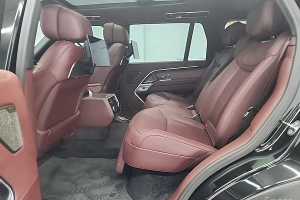 2023 Land Rover Range Rover с пробегом 19 065 км