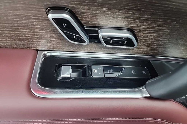 2023 Land Rover Range Rover с пробегом 19 065 км