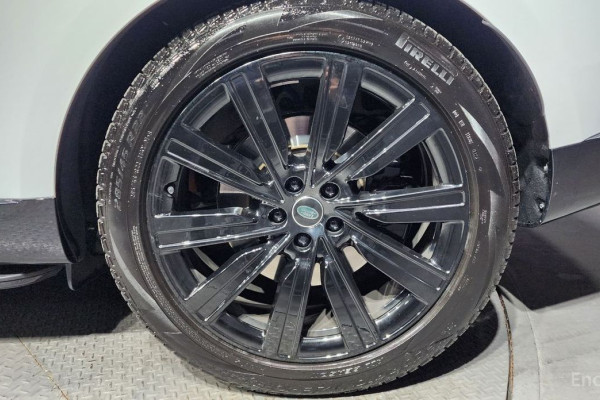 2023 Land Rover Range Rover с пробегом 24 477 км