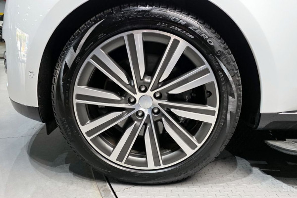 2023 Land Rover Range Rover с пробегом 33 862 км