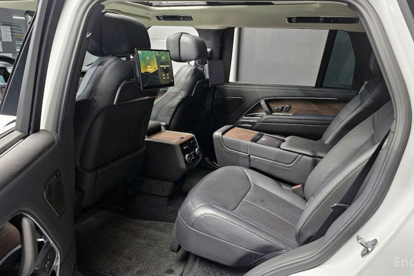 2023 Land Rover Range Rover с пробегом 33 862 км