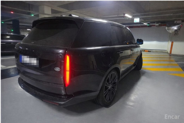 2023 Land Rover Range Rover с пробегом 15 000 км