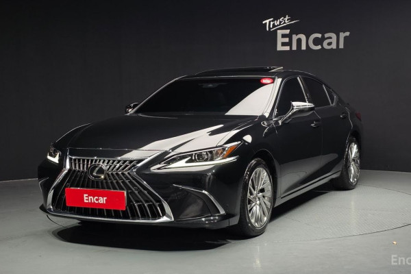 2023 Lexus ES с пробегом 7 864 км