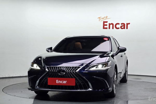 2023 Lexus ES с пробегом 26 116 км