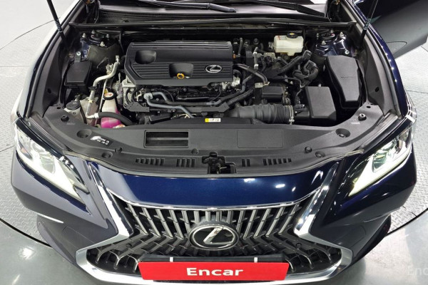 2023 Lexus ES с пробегом 26 116 км