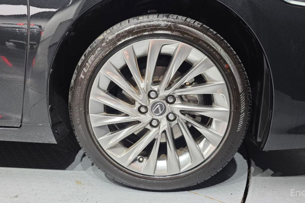 2023 Lexus ES с пробегом 7 864 км