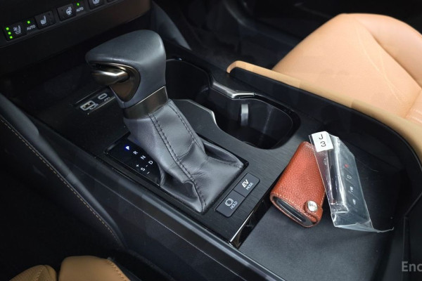 2023 Lexus ES с пробегом 26 116 км