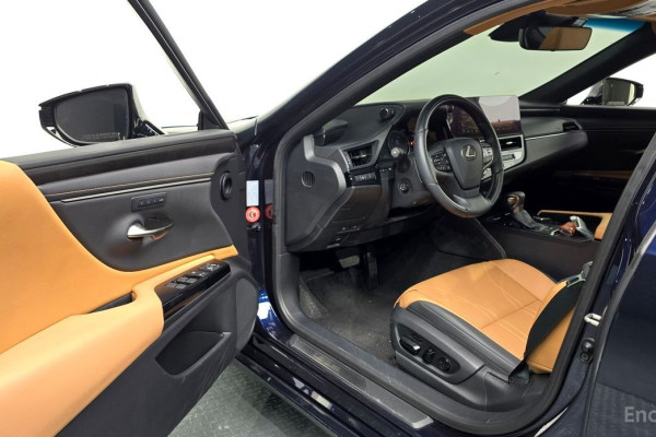 2023 Lexus ES с пробегом 26 116 км