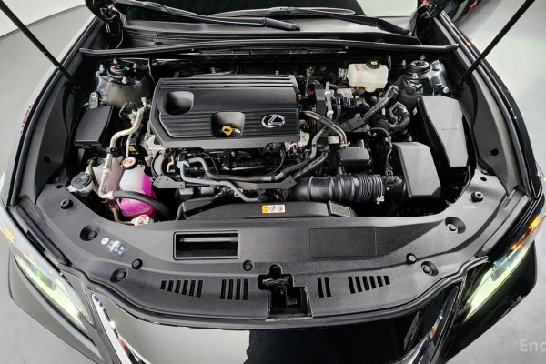 2023 Lexus ES с пробегом 58 781 км