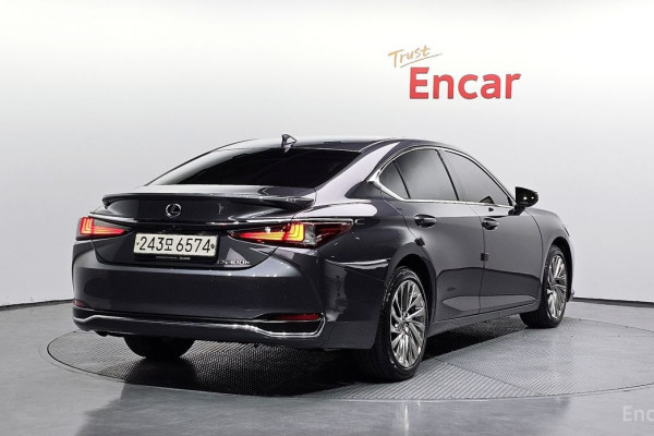 2023 Lexus ES с пробегом 78 105 км