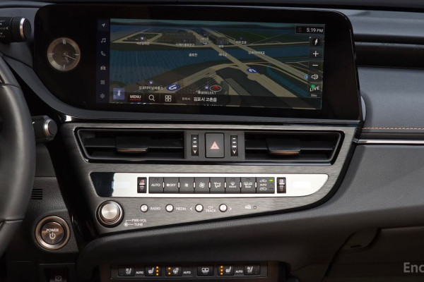 2023 Lexus ES с пробегом 7 864 км