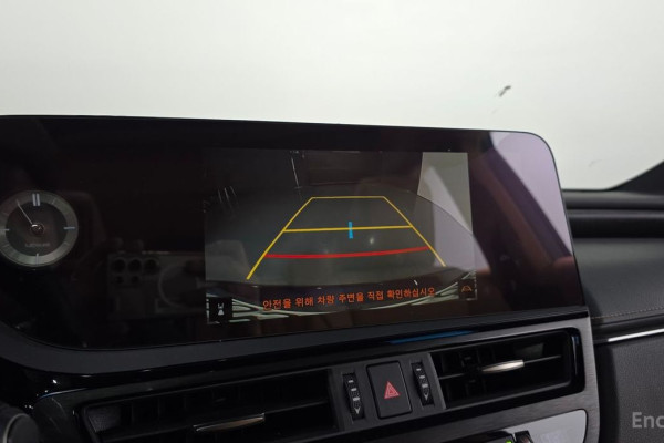 2023 Lexus ES с пробегом 26 116 км