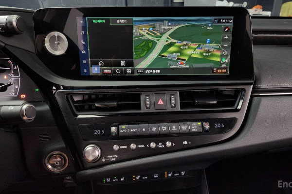 2023 Lexus ES с пробегом 58 781 км