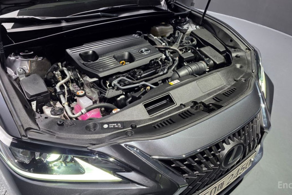 2023 Lexus ES с пробегом 35 534 км